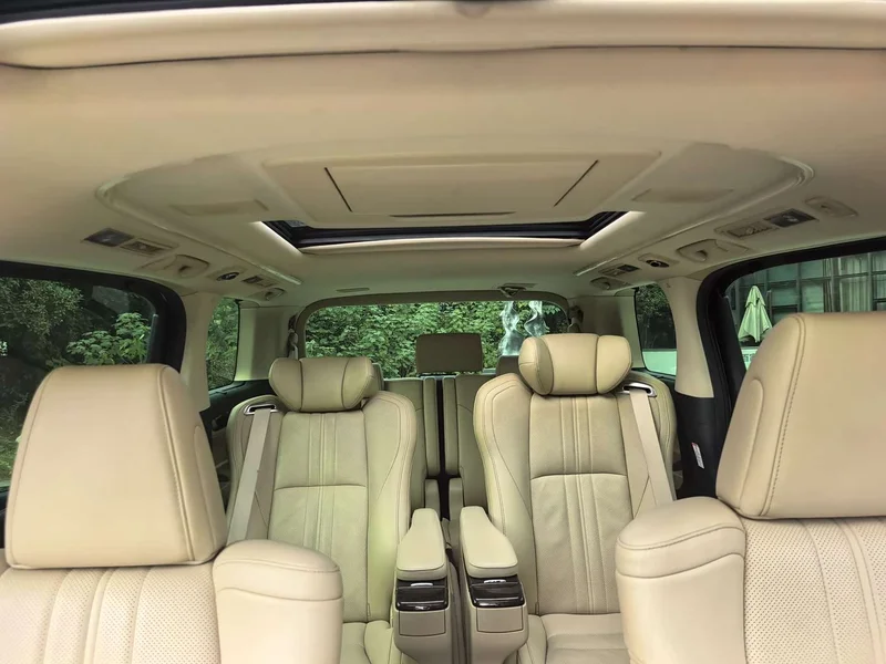 Toyota Alphard — фото 10