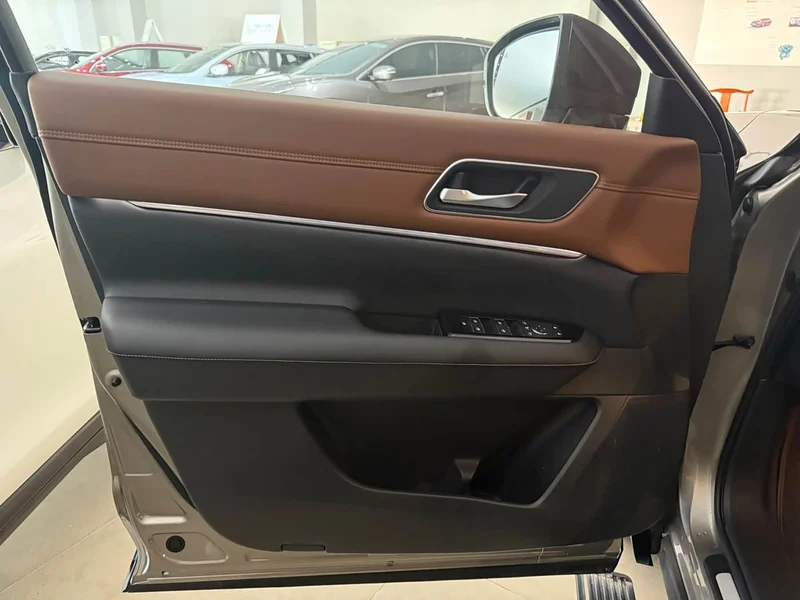 Nissan Pathfinder — фото 5