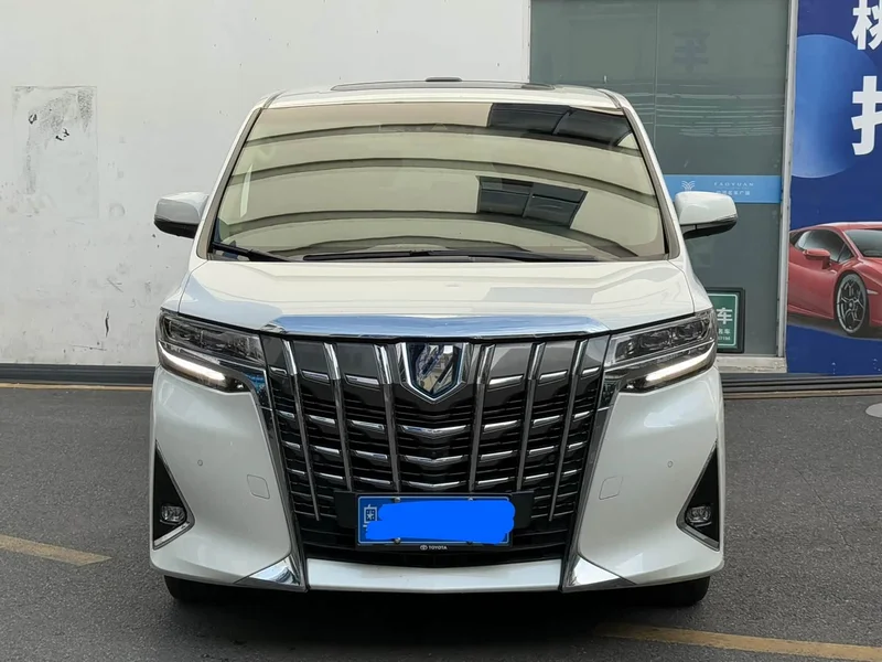 Toyota Alphard — фото 11