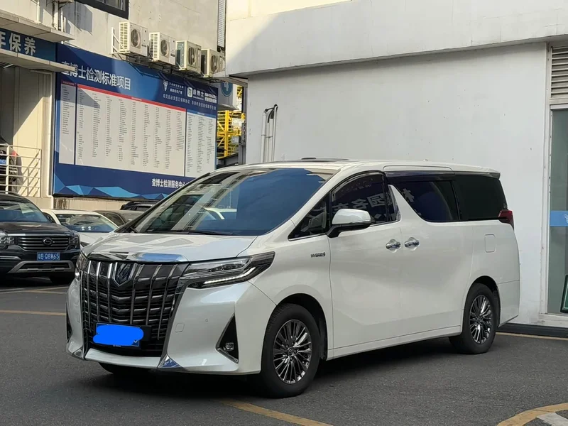Toyota Alphard — фото 37