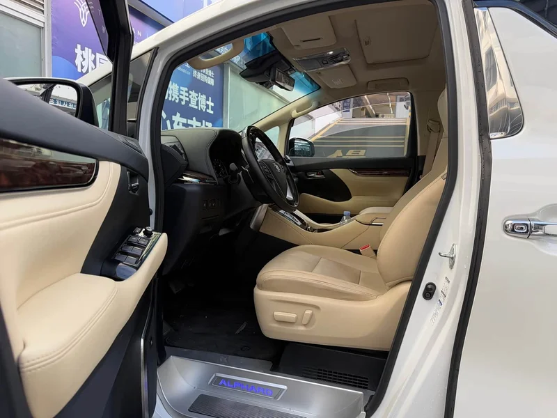 Toyota Alphard — фото 57