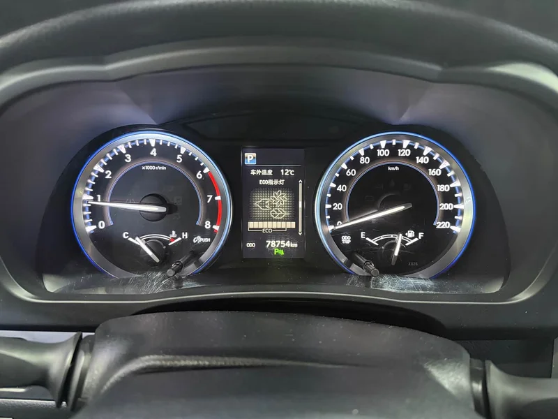 Toyota Highlander — фото 12