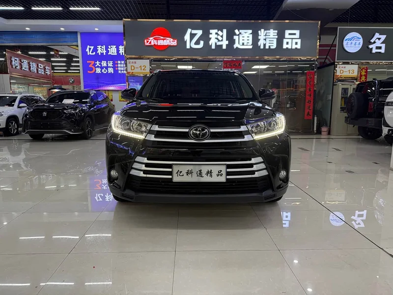 Toyota Highlander — фото 2