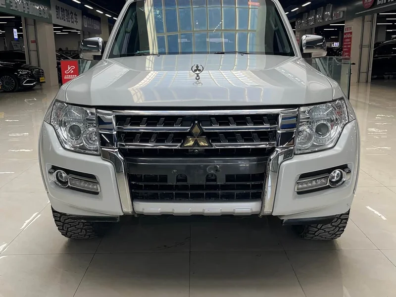Mitsubishi Pajero (Imported) — фото 2