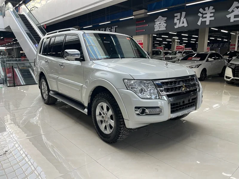 Mitsubishi Pajero (Imported) — фото 3