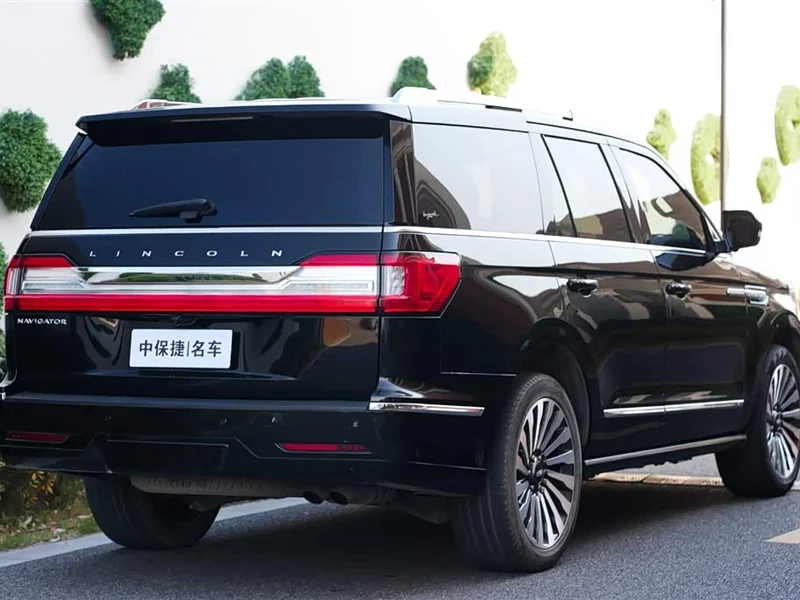 Lincoln Navigator — фото 19
