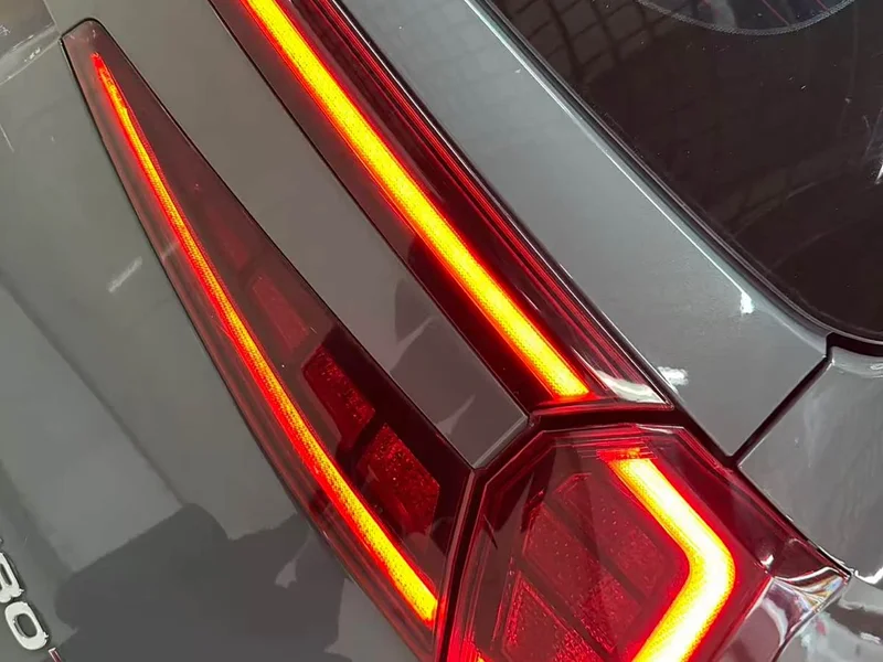 Ford Kuga — фото 14