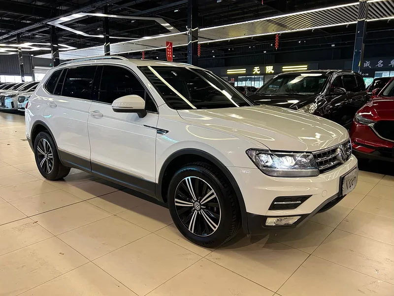 Volkswagen Tiguan L — фото 3