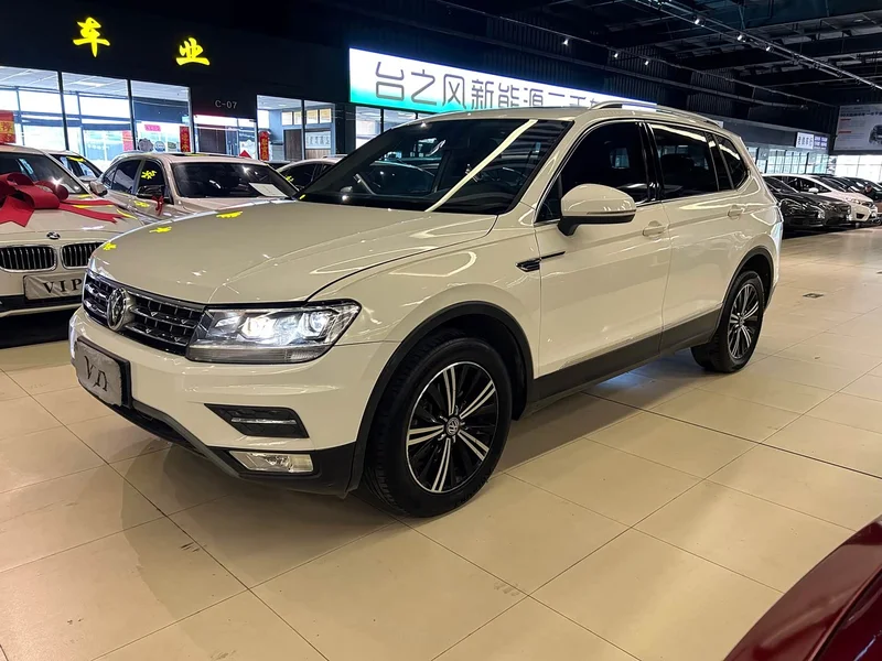 Volkswagen Tiguan L — фото 4