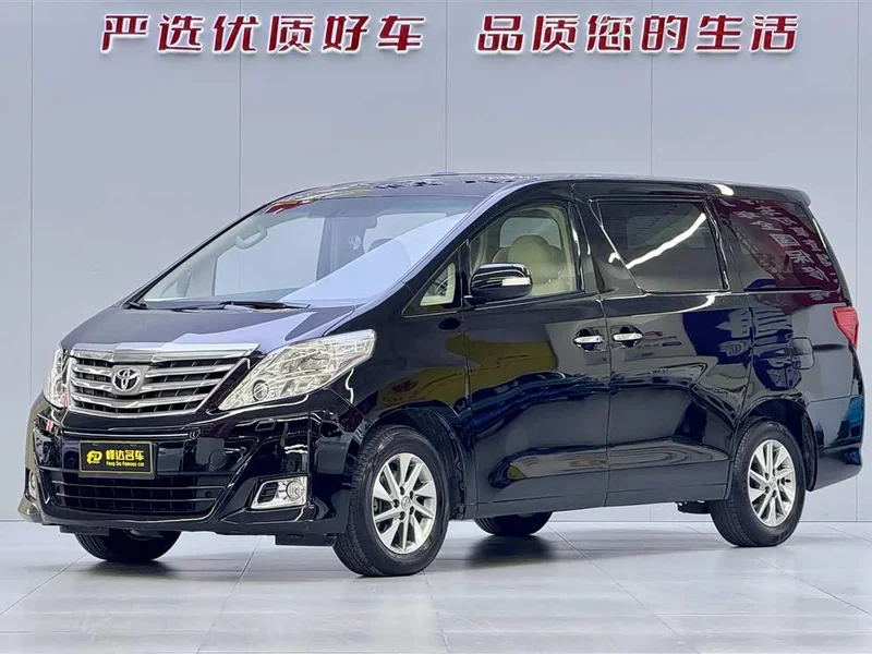 Toyota Alphard — фото 1