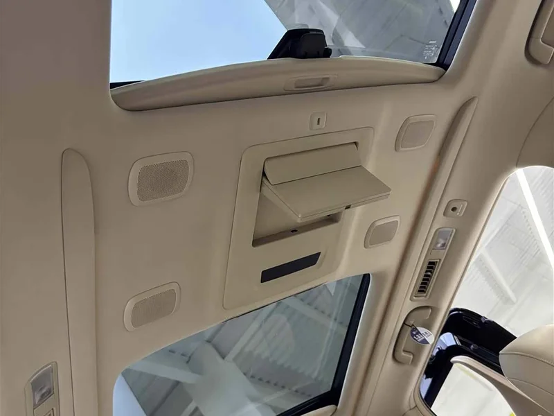 Toyota Alphard — фото 11