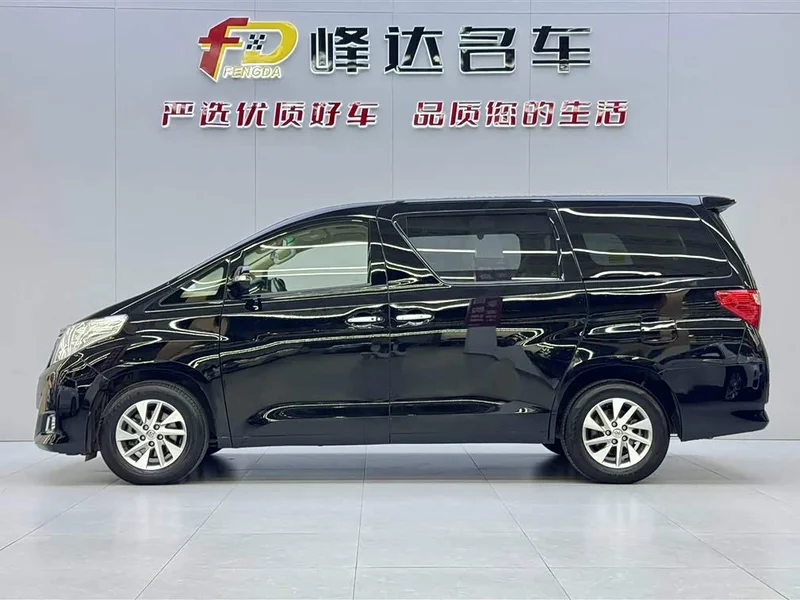 Toyota Alphard — фото 4
