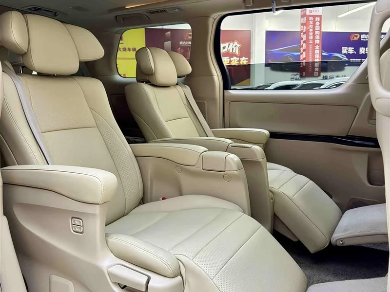 Toyota Alphard — фото 8