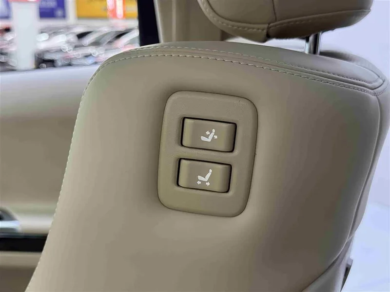 Toyota Alphard — фото 10