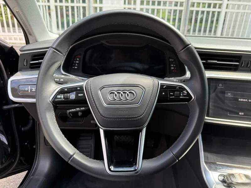 Audi A6L — фото 8