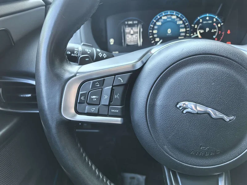 Jaguar XEL — фото 20