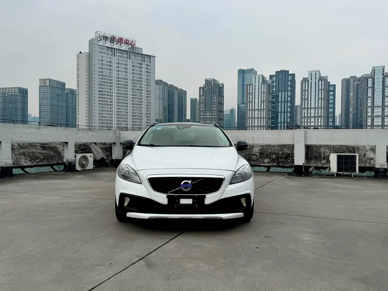 Volvo V40 — фото 2