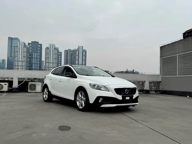 Volvo V40 — фото 3