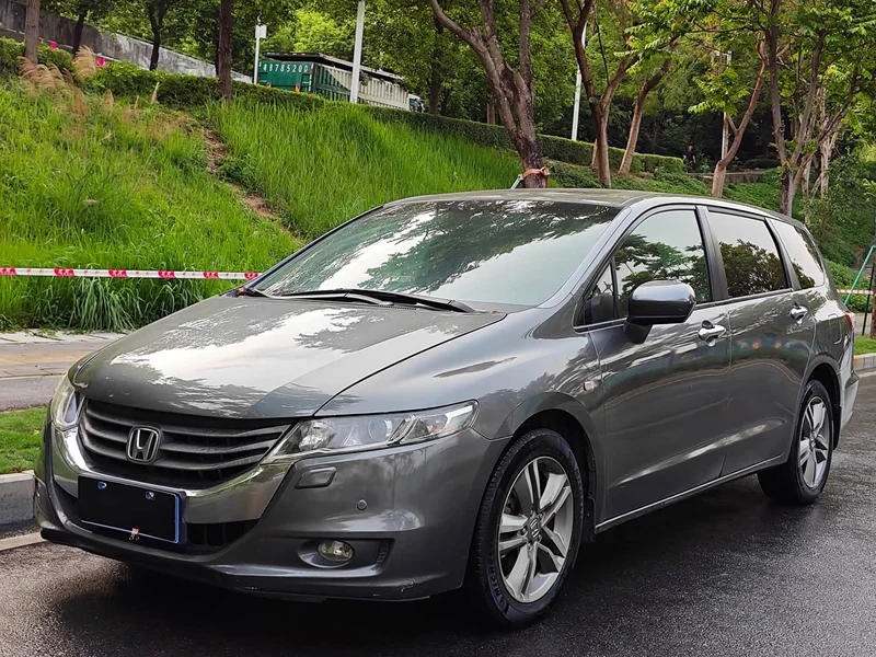 Honda Odyssey — фото 1