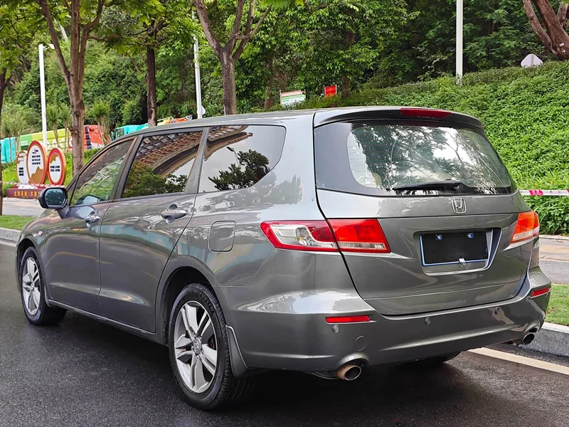 Honda Odyssey — фото 12