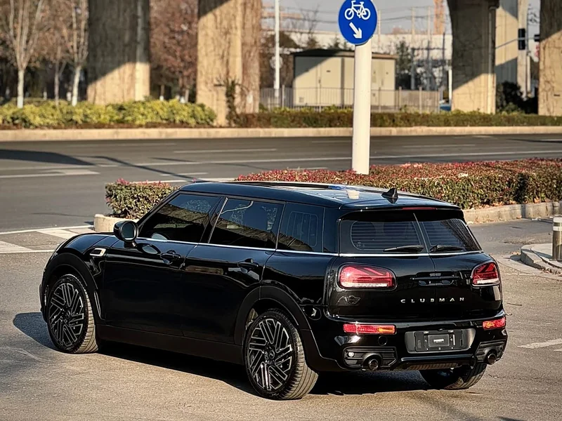 MINI CLUBMAN — фото 12