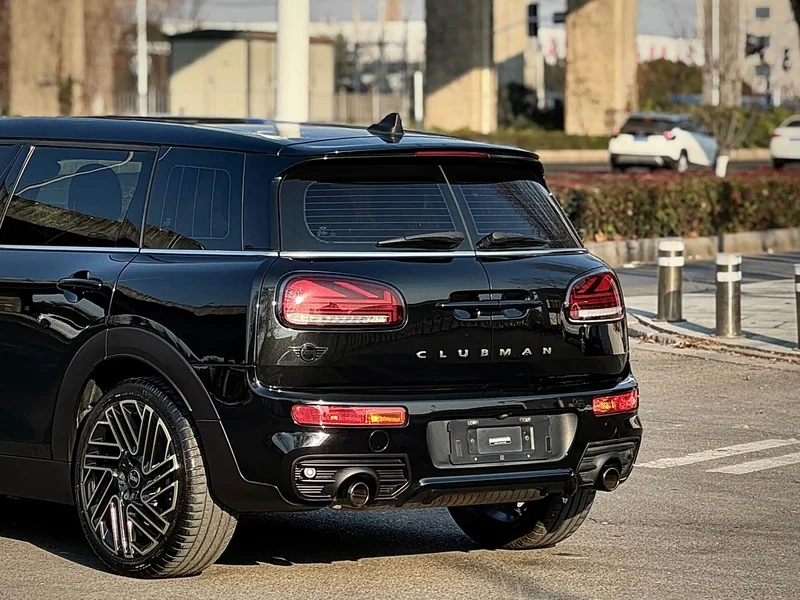 MINI CLUBMAN — фото 13