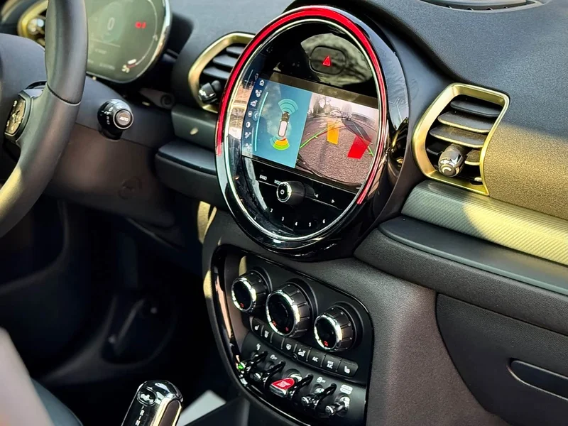 MINI CLUBMAN — фото 16