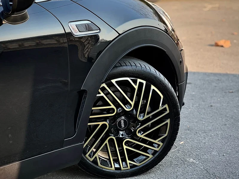MINI CLUBMAN — фото 3