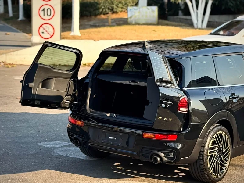 MINI CLUBMAN — фото 4