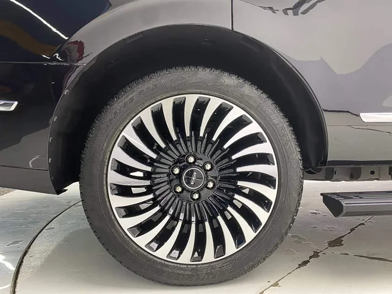 Lincoln Navigator — фото 11