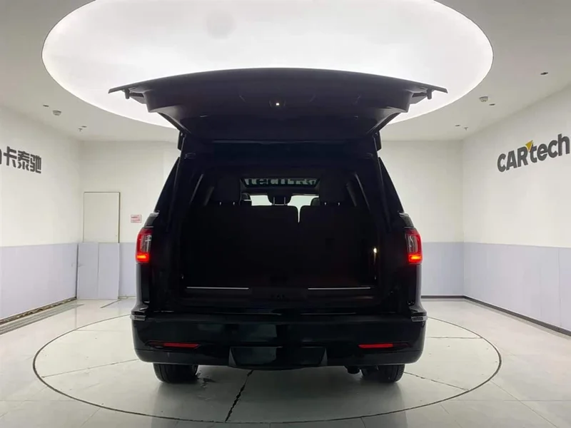 Lincoln Navigator — фото 13