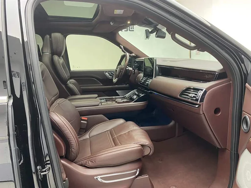 Lincoln Navigator — фото 19