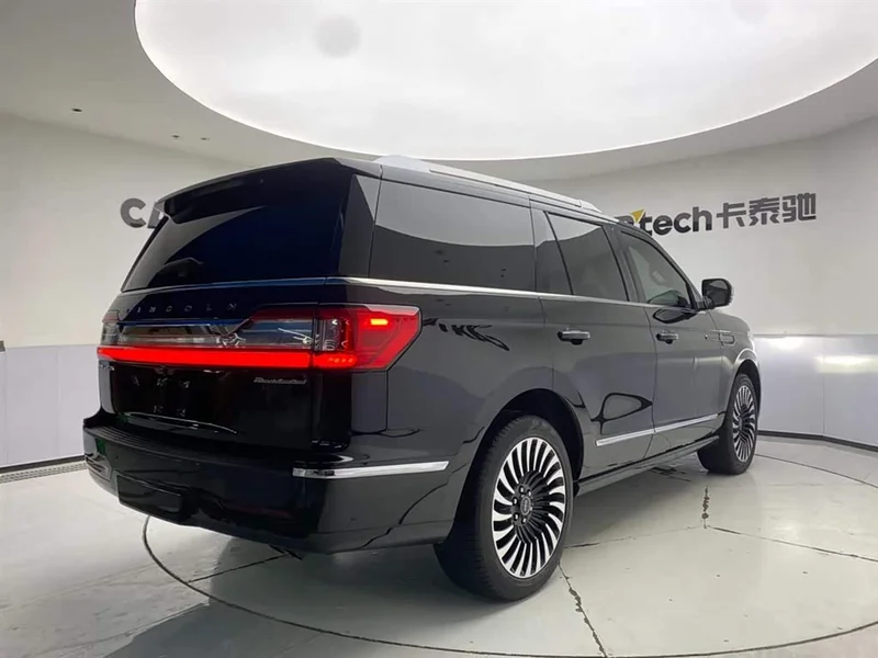 Lincoln Navigator — фото 5
