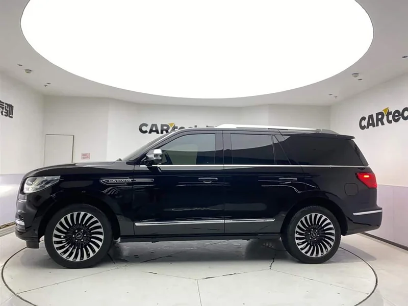 Lincoln Navigator — фото 8