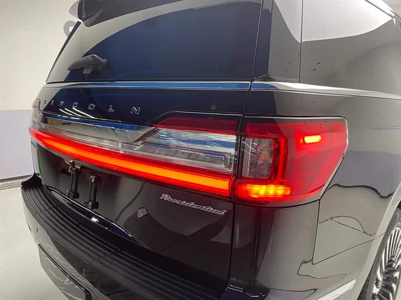 Lincoln Navigator — фото 10