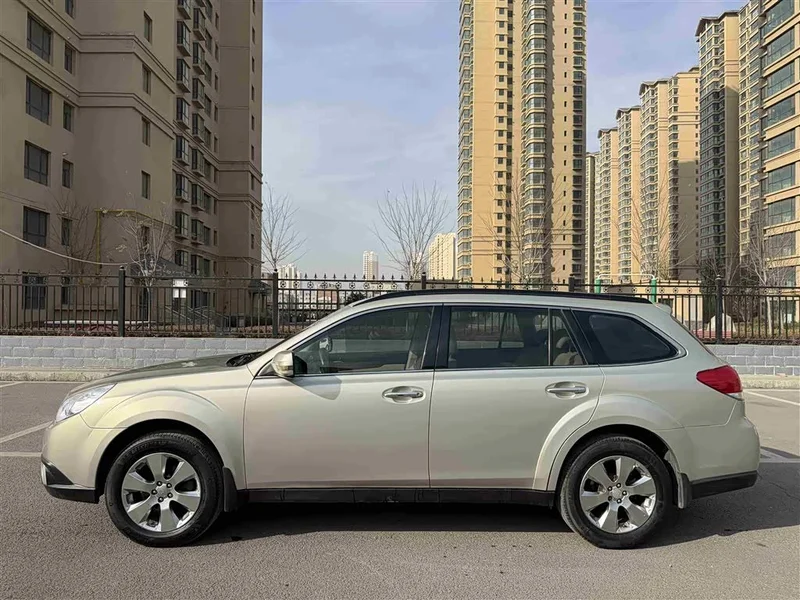 Subaru Outback — фото 13