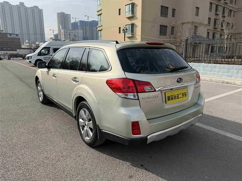 Subaru Outback — фото 17