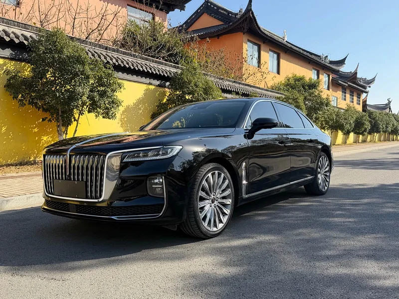 Hongqi H9 — фото 1