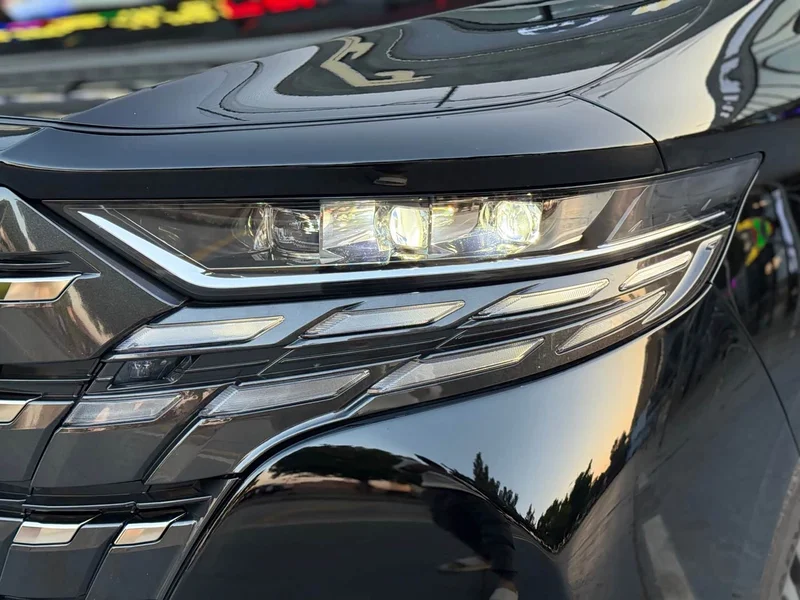 Toyota Alphard — фото 15
