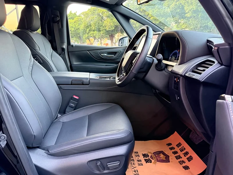 Toyota Alphard — фото 10