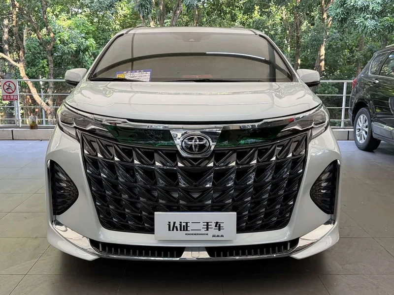 Toyota Sienna — фото 2