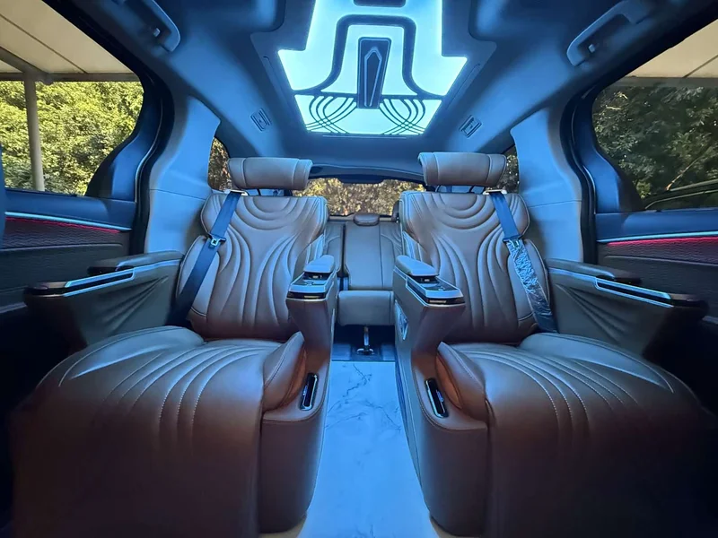 Toyota Sienna — фото 8