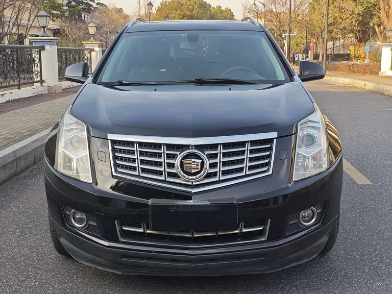 Cadillac SRX — фото 2