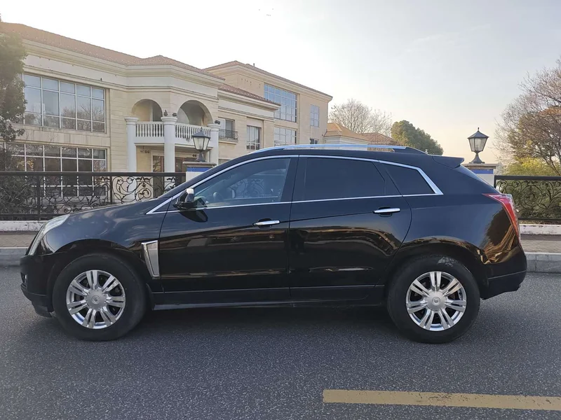 Cadillac SRX — фото 4