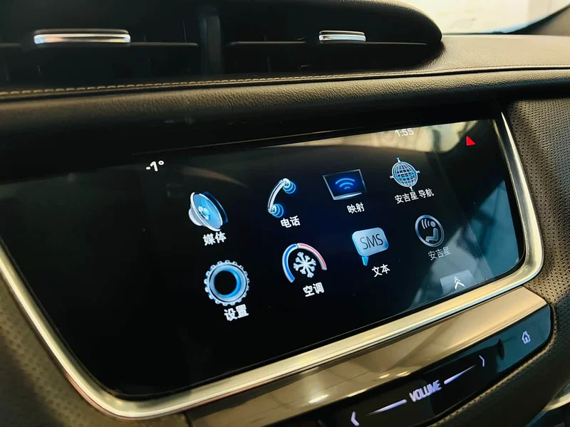 Cadillac XT5 — фото 11