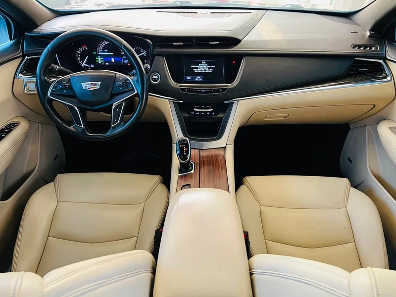 Cadillac XT5 — фото 19