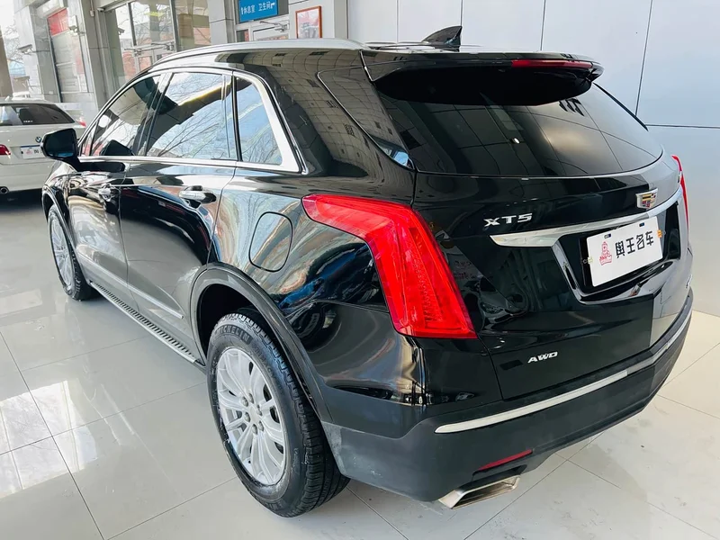 Cadillac XT5 — фото 6