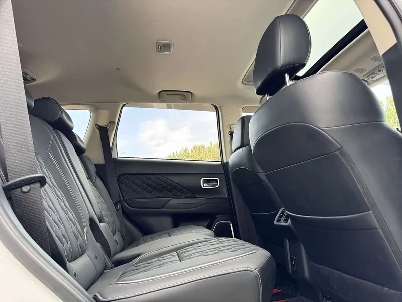 Mitsubishi Outlander — фото 18