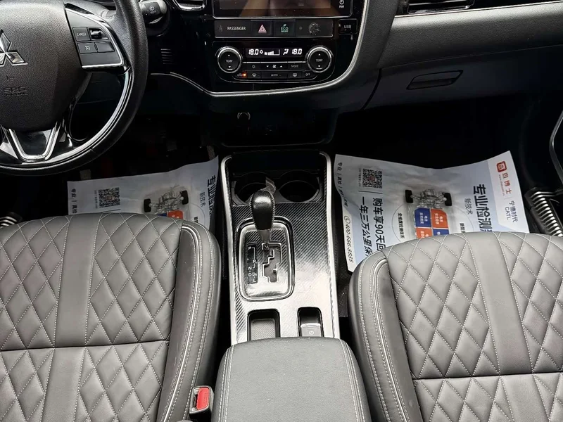 Mitsubishi Outlander — фото 19