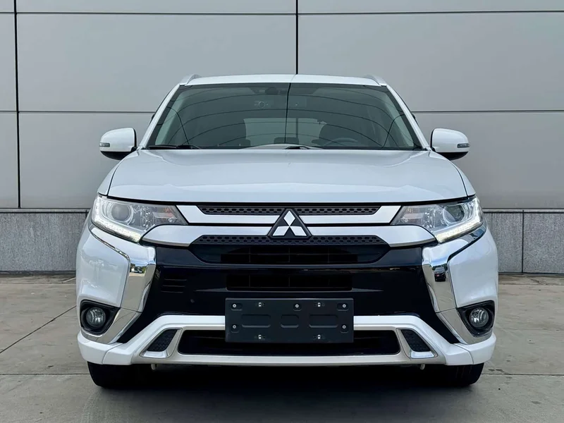 Mitsubishi Outlander — фото 3
